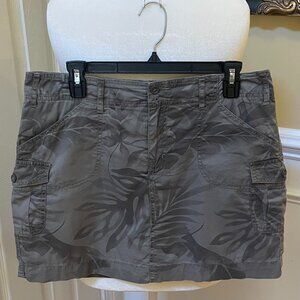 Faded Glory Size 10 Womens Camo Mini Skirt with Shorts, Front Zip & Two Buttons